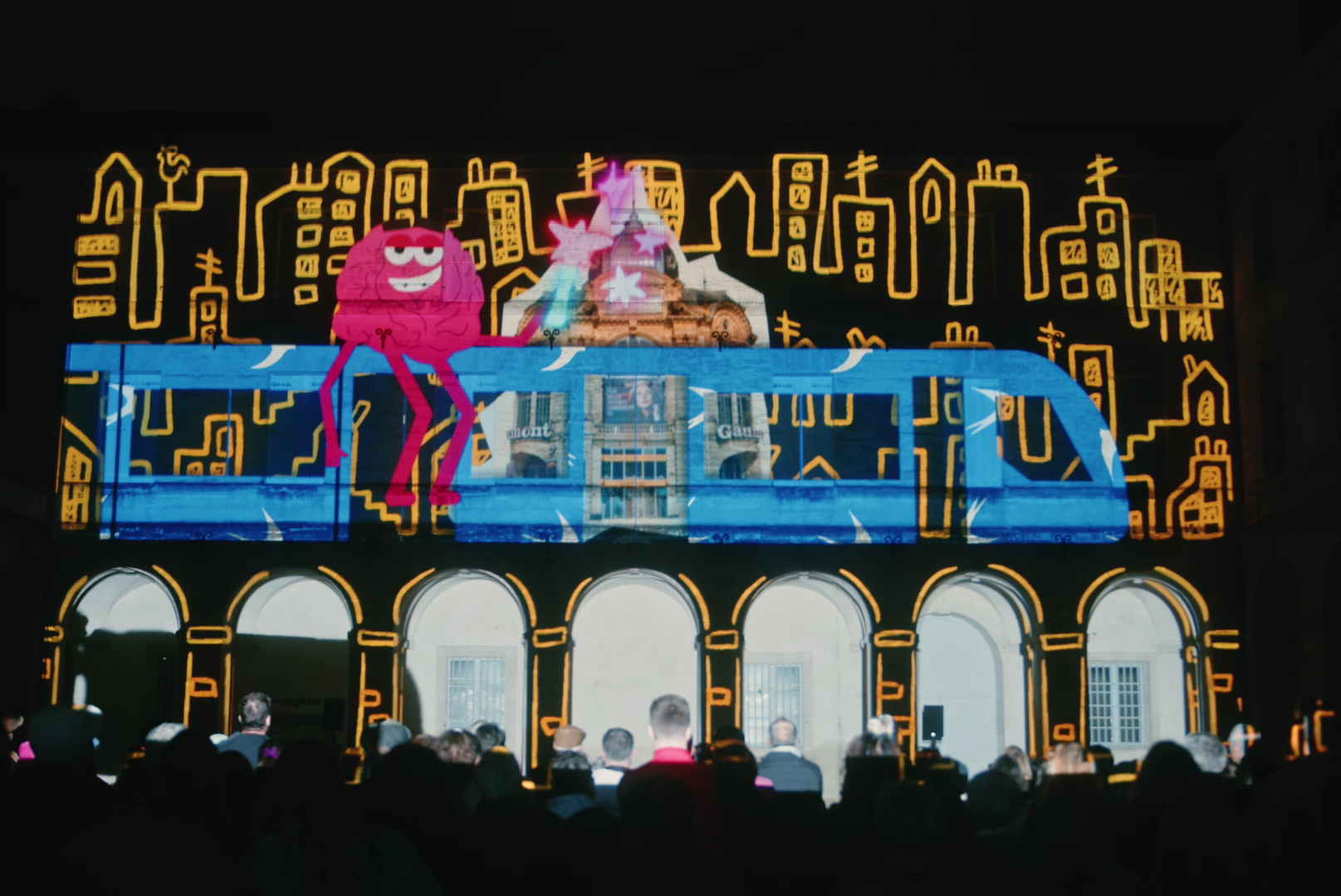 coeur de ville en lumiere tram odyseum