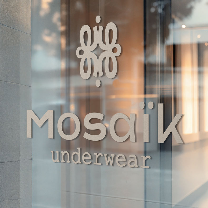logo-mosaik-underwear-sur-vitrine