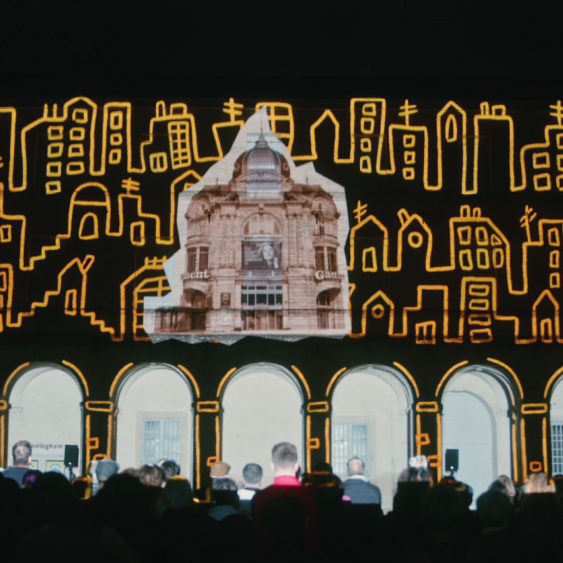 photo-coeur-de-ville-en-lumiere-sur-lagora-de-montpellier